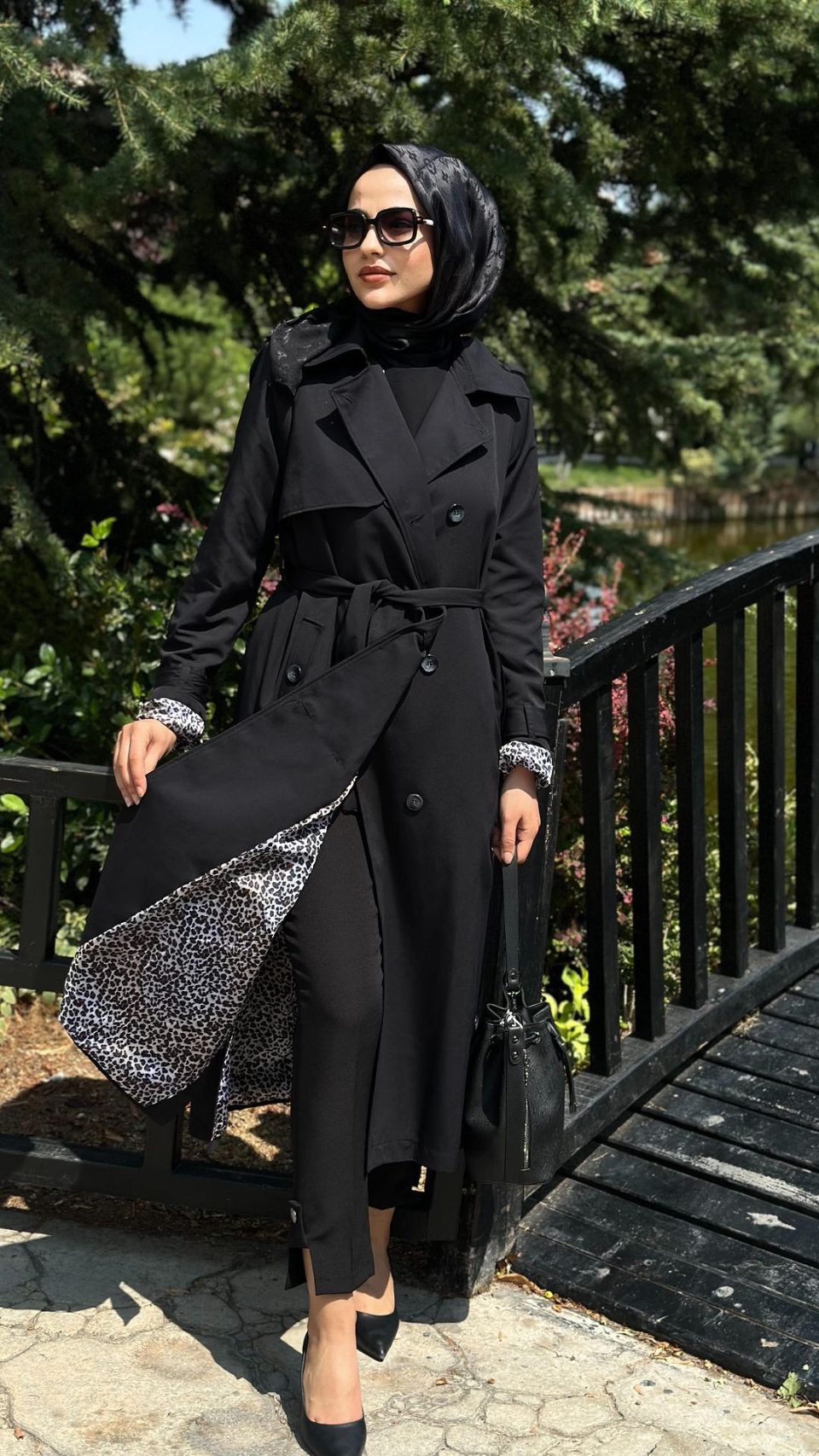 Siyah Leopar Detaylı Trençkot