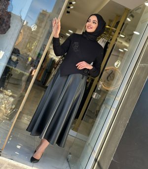 oysho-deri-detayli-tasarim-elbise-siyah-2