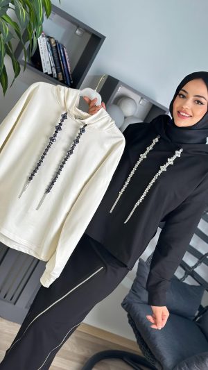 aksesuarli-kapusonlu-tunik-beyaz-siyah1