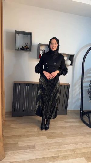 ithal-yarim-astar-gold-detayli-elbise-siyah