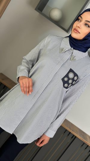 yaka-ve-cepleri-tasli-cizgili-gomlek