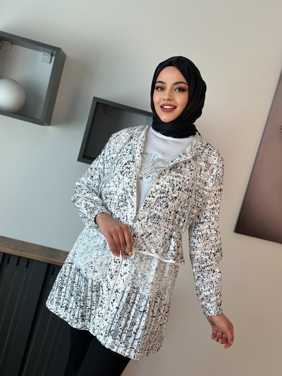 Dantel Detaylı Desenli İç-Dış Takım Beyaz