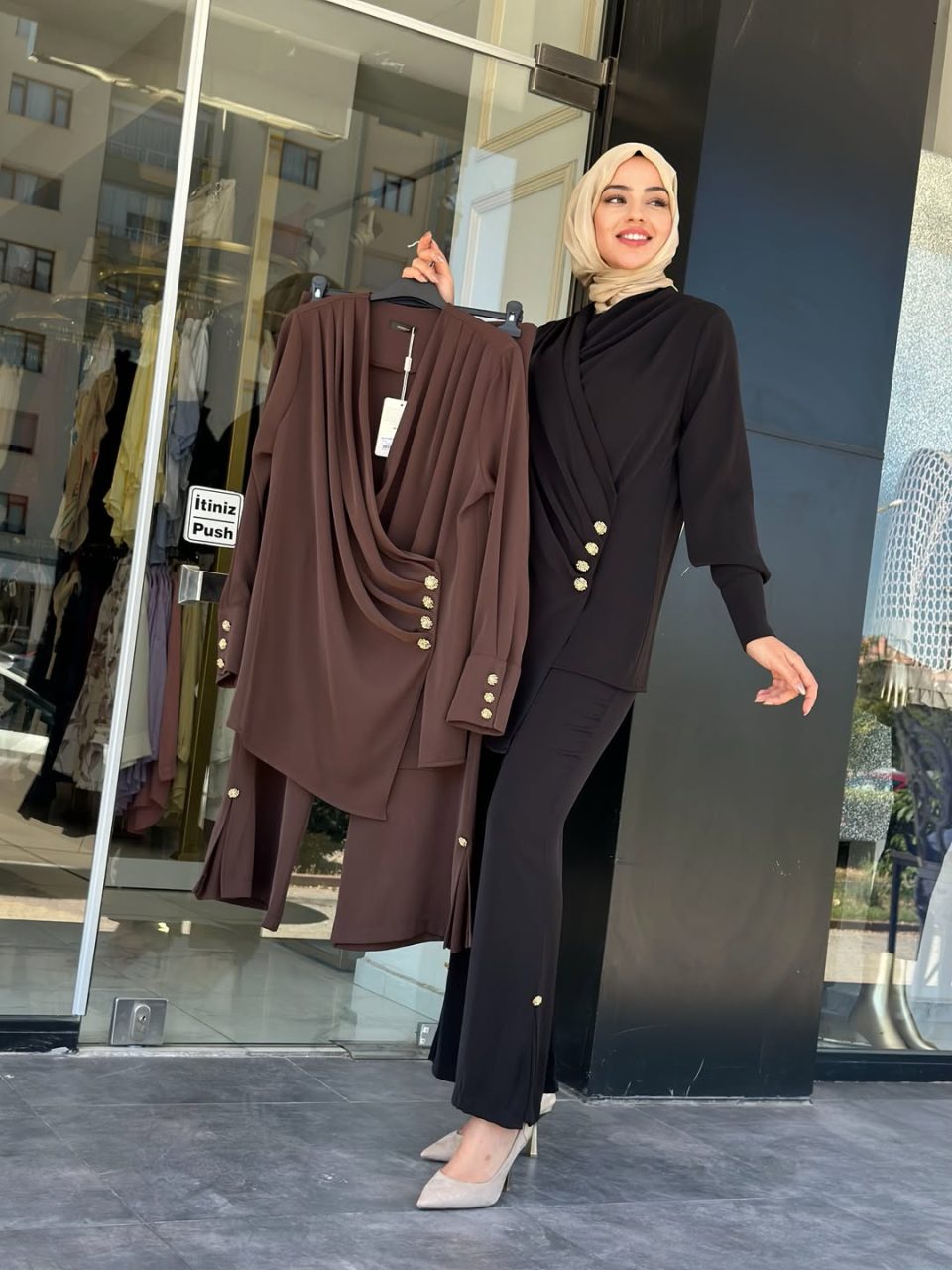 Krep Saten Degaje Yaka İkili Takım - Kahve / Siyah