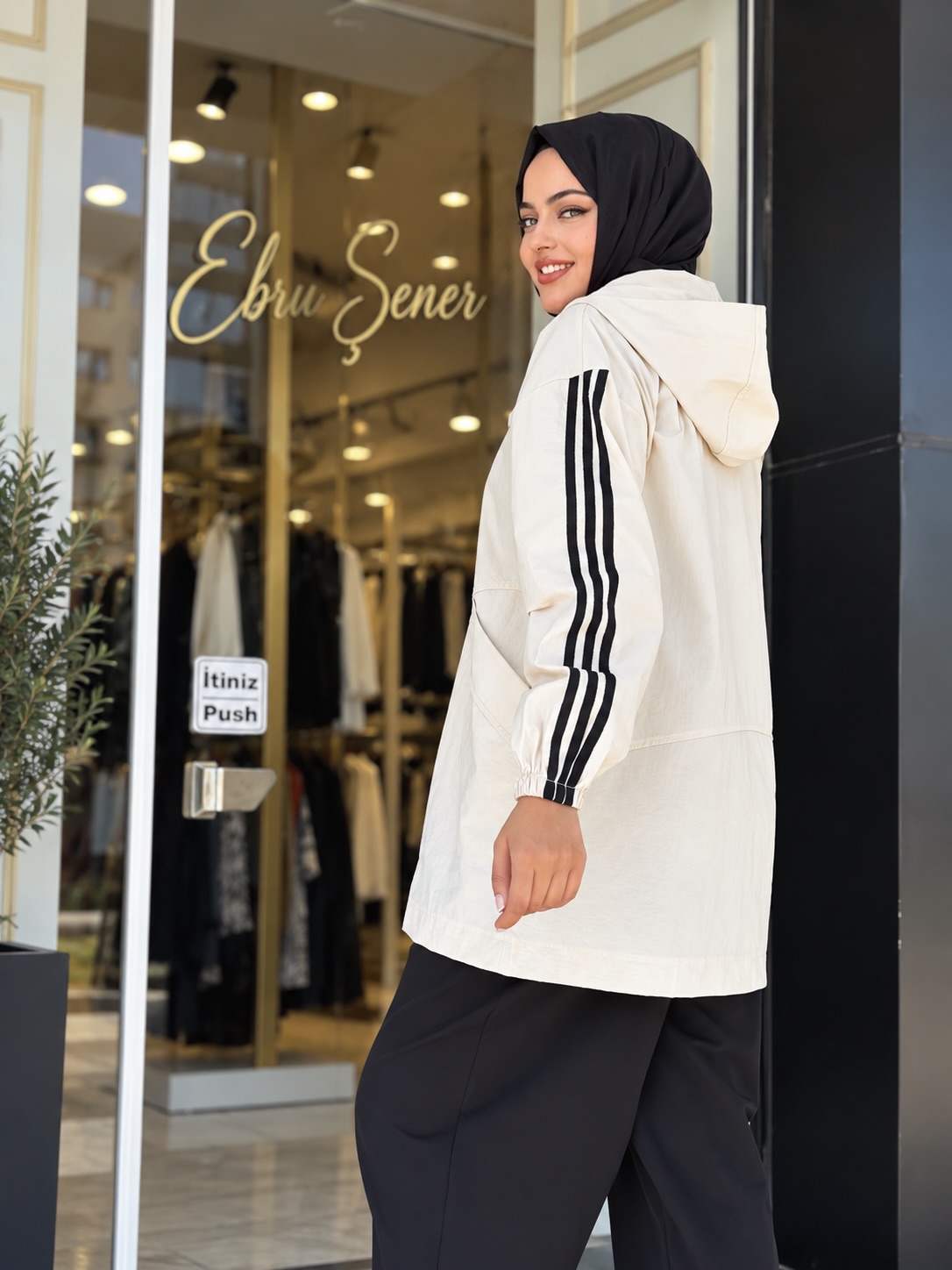 Paraşüt Kumaş Kapüşonlu Giy Çık - Siyah / Taş