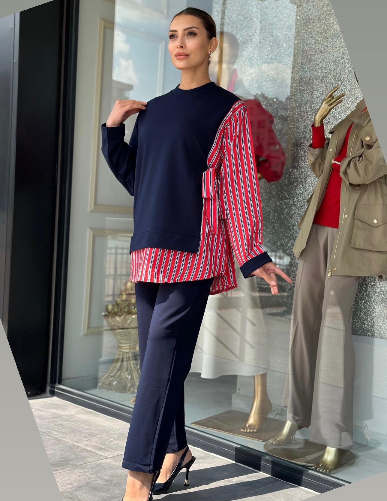 Çizgili Garnili Takım - Lacivert / Kırmızı